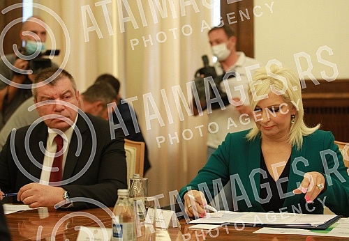 The President of Serbia, Aleksandar Vucic, met with the representatives of UGT Renewables LLC.Predsednik Srbije Aleksandar Vucic sastao se sa predstavnicima kompanije UGT Renewables LLC.