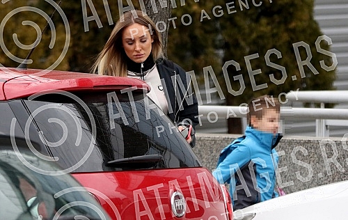 PAPARAZZO PHOTO - Singer and reality star Luna Djogani in front of Pink television.
PAPARACO FOTO - Pevacica i zvezda rijaliti soua Luna Djogani ispred Pink televizije.
PAPARAZZO PHOTO - Singer and reality star Luna Djogani in front of Pink television.
PAPARACO FOTO - Pevacica i zvezda rijaliti soua Luna Djogani ispred Pink televizije.