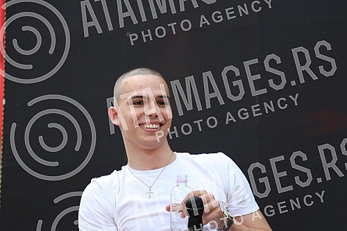 Voyage in WTF Open Air radio in TC Gallery - socializing with fans.Voyage u WTF Open Air radiju u TC Galerija - druzenje sa fanovima.