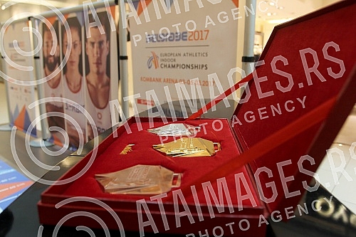 Promotion of Medals for European Championship indoor, which is scheduled from 3rd to 5th March in Kombank Arena.Promocija izgleda medalja za Prvenstvo Evrope u dvorani koje je na programu od 3. do 5. marta u Kombank areni. 