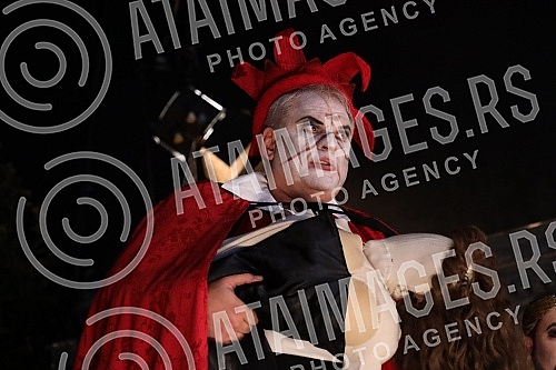 The project Opera on the water on the plateau behind the Geozavod was realized for the fourth time in the capital of Serbia, and the program included an all-evening performance of the opera Rigoletto, in which the main title role was played by the fa