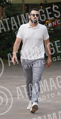 The fourth donor council of the Humanitarian Organization of Serbs for Serbs was organized in the restaurant Topciderac.
Cetvrto donatorsko vece Humanitarne organizacije Srbi za Srbe organizovano je u restoranu Topciderac. The fourth donor council of the Humanitarian Organization of Serbs for Serbs was organized in the restaurant Topciderac.
Cetvrto donatorsko vece Humanitarne organizacije Srbi za Srbe organizovano je u restoranu Topciderac.