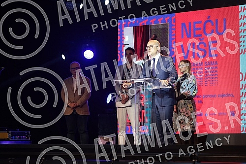 The start of the youth vaccination campaign has been announced at the Belgrade Youth Center.U Domu omladine Beograda najavljen pocetak kampanje za vakcinaciju mladih. 