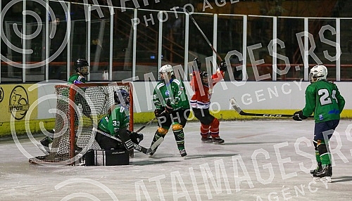 The match of the women's hockey team Serbian girls against Ljubljana's Olimpija was played as part of preparations for the historic, first appearance at the IIHF World Championship III Division B Group, which will be held in Belgrade in March.
Utak The match of the women's hockey team Serbian girls against Ljubljana's Olimpija was played as part of preparations for the historic, first appearance at the IIHF World Championship III Division B Group, which will be held in Belgrade in March.
Utak
