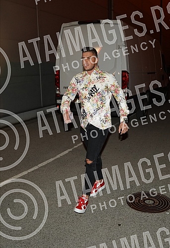 Superfinale of the fifth season of the reality program Zadruga, which is broadcast on Pink TV.Superfinale pete sezone rijaliti programa Zadruga koji se emituje na televiziji Pink.