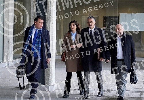 Iva Ilincic is coming to the Higher public prosecutor's office to give a statement regarding the case in which Miroslav Mike Aleksic is accused of sexually harassing and raping his students.Iva Ilincic dolazi u Vise javno tuzilastvo kako bi dala iz