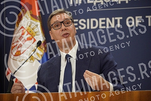 After the meeting with Serbs from Kosovo and Metohija, the President of the Republic of Serbia, Aleksandar Vucic, addressed the public and spoke about the negotiations in Brussels and the situation in Kosovo and Metohija.Posle sastanka sa Srbima sa