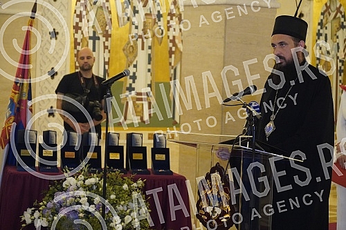 In the Crypt of the Church of St. Sava, the Dajana Paunovic Foundation awarded the Golden Order of St. Mother Anastasia to mothers with three or more children, who come from Central Serbia and Kosovo and Metohija.U Kripti Hrama Svetog Save majkama 