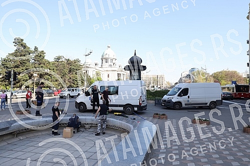 Spring cleaning of the fountain on Nikola Pasic Square.Prolecno sredjivanje fontane na Trgu Nikole Pasica.