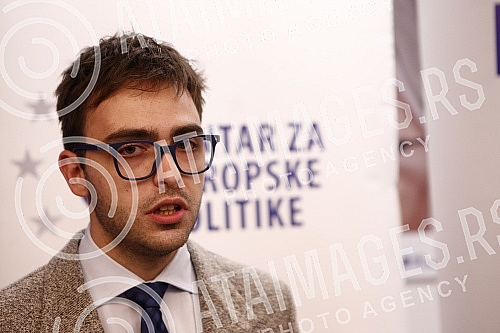 As part of the EU4Youth Days conference, the EU Delegation in Serbia, the Center for European Policies - CEP, and the Foundation for the Development of Economic Science - FREN organized a panel discussion on circular migration as a framework for oppo