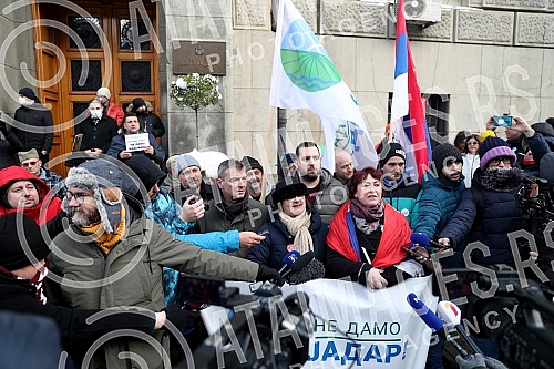 The Association of Environmental Organizations of Serbia - We Know Not to Give organized a blockade of the building of the Government of Serbia in order to remind members of the Government that they sent them requests.Savez Ekoloskih organizacija S
