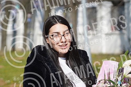 Former participant of the Cooperative and tatoo master Filip Reljic took his wife Marija Masa Reljic (ex Matijevic)and son Vikotra from the maternity hospital Dragisa Misovic.Bivsi ucesnik Zadruge i tatoo majstor Filip Reljic izveo je suprugu Marij