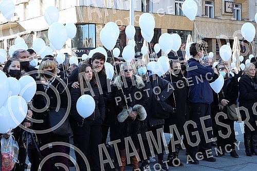 The World Day of Remembrance for the Victims of Traffic Accidents was marked today on the Republic Square in Belgrade with a special program, after which 492 white balloons were symbolically released into the sky in memory of the same number of peopl
