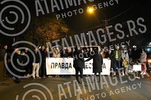 Parents, family and friends of little Despot Mrdjic, who was killed in Prvomajska Street in Zemun on November 24, 2020, when his leg was stuck in the door when getting off the bus, gathered tonight, on the anniversary of his death, and blocked traffi