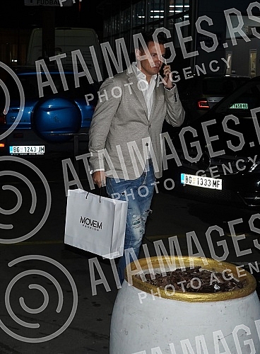 Zeljka Joksimovic's 50th birthday celebration was held at the Dorcoleta Club.Proslava 50. rodjendana Zeljka Joksimovic odrzana je u u klubu Dorcoleta.