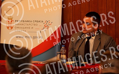 Sastanak u Skupstini grada Beograda Vanje Udovicica, ministra omladine i sporta Republike Srbije i Antidoping Agencije Srbije sa predstavnicima granskih saveza kako bi ih upoznali sa njihovim obavezama koje proisticu iz novog Zakona o sprecavanju dop