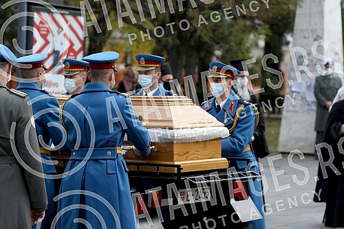The coffin with the remains of Patriarch Irinej arrives at the Temple of Saint Sava.
Kovceg sa zemnim ostacima patrijarha Irineja stize u Hram Svetog Save. The coffin with the remains of Patriarch Irinej arrives at the Temple of Saint Sava.
Kovceg sa zemnim ostacima patrijarha Irineja stize u Hram Svetog Save.