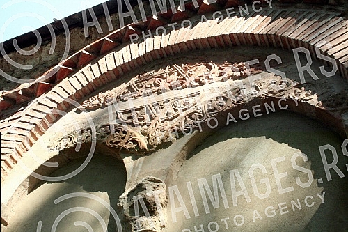 The Ravanica Monastery is located at the foot of the Kucajski Mountains, next to the village of Senje near Cuprija. Ravanica is the endowment of Prince Lazar, who died in the battle of Kosovo on Vidovdan, June 28, 1389.Manastir Ravanica nalazi se u