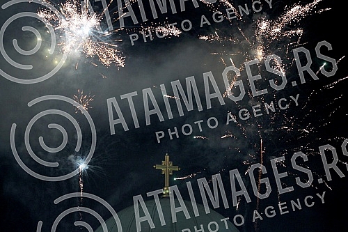 Proslava, sa vatrometom, Srpske (Pravoslavne) Nove godine ispred Hrama Svetog Save. Proslava, sa vatrometom, Srpske (Pravoslavne) Nove godine ispred Hrama Svetog Save.