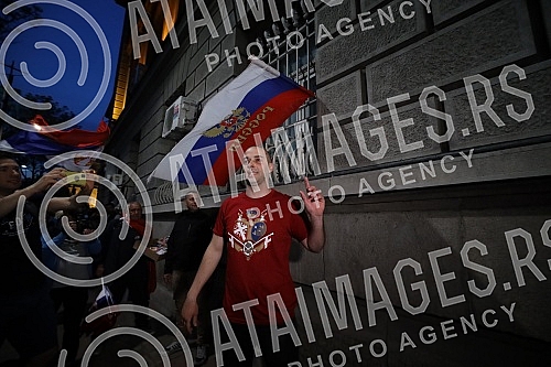 A protest was organized near the monument to Tsar Nikolai due to Serbia's vote in the United Nations General Assembly for the suspension of Russia from the UN Human Rights Council.Kod spomenika caru Nikolaju organizovan je protest zbog glasanja Srb