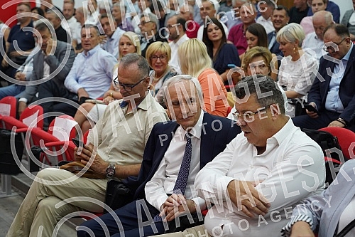The ceremonial meeting of the Main Board of the Socialist Party of Serbia on the occasion of marking 32 years since the founding of the party was held at the party's headquarters, and SPS President Ivica Dacic addressed it.Svecana sednica Glavnog o