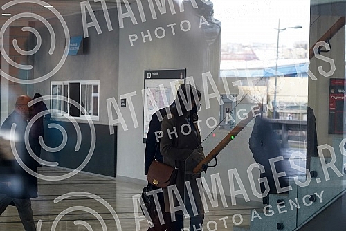 Iva Ilincic is coming to the Higher public prosecutor's office to give a statement regarding the case in which Miroslav Mike Aleksic is accused of sexually harassing and raping his students.Iva Ilincic dolazi u Vise javno tuzilastvo kako bi dala iz