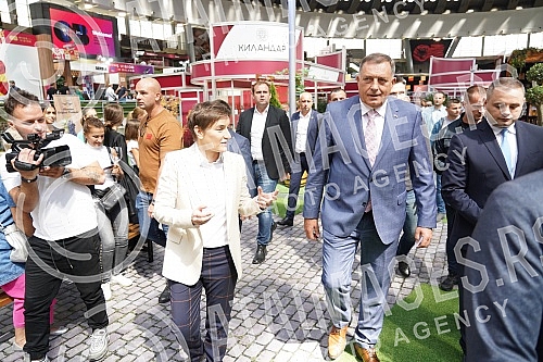 The President of the Government of the Republic of Serbia, Ana Brnabic, attended the awarding of the Wine Trophy of the Open Balkans as part of the First International Wine Fair Wine Vision of the Open Balkans in Hall 1 of the Belgrade Fair.
Predsed The President of the Government of the Republic of Serbia, Ana Brnabic, attended the awarding of the Wine Trophy of the Open Balkans as part of the First International Wine Fair Wine Vision of the Open Balkans in Hall 1 of the Belgrade Fair.
Predsed