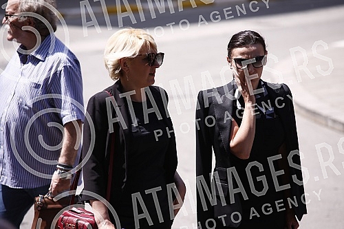 Veselin Vesa Simonovic, director and editor-in-chief of the Nova.rs portal, will be buried in the Alley of Merited Citizens at the New Cemetery in Belgrade, the family received condolences at 1:30 p.m., and the funeral service began at 2 p.m.Veseli