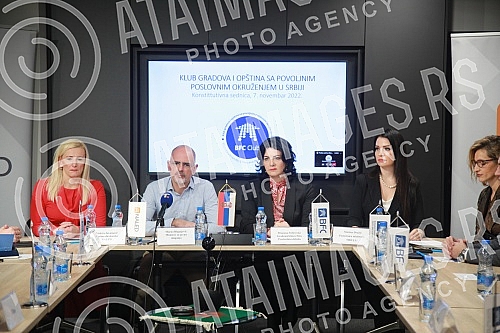 A meeting of the Club of Cities and Municipalities was held in NALED Lab.U NALED labu je odrzana sednica Kluba gradova i opstina.