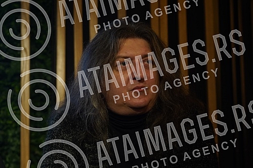 Pop rock band Neverne bebe has announced its new Belgrade concert in Kombank Hall for March 8 - Women's Day at the Jazz Canteen Club Lisbon within that cultural institution. Pop rock band Neverne bebe has announced its new Belgrade concert in Kombank Hall for March 8 - Women's Day at the Jazz Canteen Club Lisbon within that cultural institution.