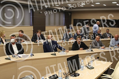 In the Federation of Independent Trade Unions of Serbia, Prime Minister Ana Brnabic, Minister of Finance Sinica Mali and Minister of Labor, Employment, Veterans and Social Affairs Darija Kisic Tepavcevic talked with members of the SSSS Presidency and