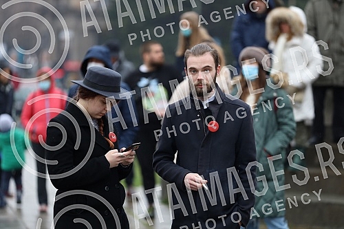 Street artist and architect Andrej Josifovski, better known as the Pianist, set up a new, unusual installation in front of the National Assembly of Serbia as part of the 