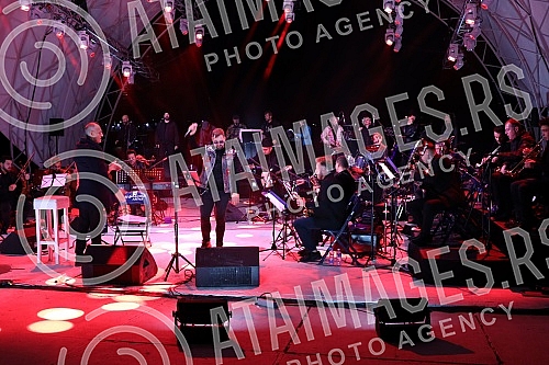 The Rock Opera had the honor of closing the summer season at Ada Ciganlija.
Rock Operi pripala je cast da zatvori letnju sezonu na Adi ciganliji. The Rock Opera had the honor of closing the summer season at Ada Ciganlija.
Rock Operi pripala je cast da zatvori letnju sezonu na Adi ciganliji.