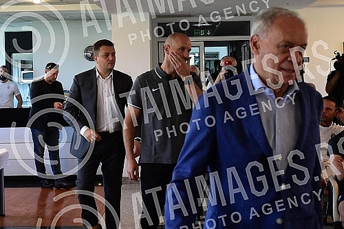 The official call of FK Partizan before the start of the 2022/2023 season was held at the Partizan - Teleoptik Sports Center, and then the first training session was held.
Zvanicna prozivka FK Partizana pred pocetak sezone 2022/2023 odrzana je u Spo The official call of FK Partizan before the start of the 2022/2023 season was held at the Partizan - Teleoptik Sports Center, and then the first training session was held.
Zvanicna prozivka FK Partizana pred pocetak sezone 2022/2023 odrzana je u Spo