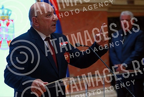 The Speaker of the National Assembly Ivica Dacic opened the exhibition The Speaker of the National Assembly Ivica Dacic opened the exhibition