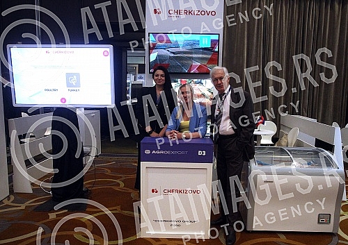 The Serbia-Russia agro-industrial forum has opened at the Hyatt Hotel.U hotelu Hyatt otvoren je agroindustrijski forum Srbija - Rusija. 