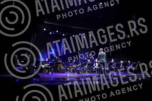 Organized by the Center of Belgrade Festivals (CEBEF) in the Kombank Hall was held a concert 