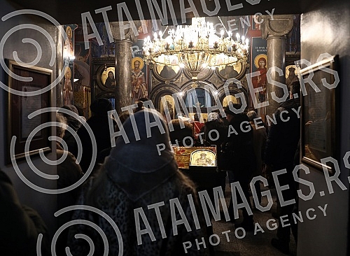The Serbian orthodox church celebrates St. Nicholas - believers in the Church of St. Nicholas, which is located within the complex of the New cemetery.
Srpska pravoslavna crkva slavi Svetog Nikolu - vernici u Crkvu Svetog Nikole koja se nalazi u ok The Serbian orthodox church celebrates St. Nicholas - believers in the Church of St. Nicholas, which is located within the complex of the New cemetery.
Srpska pravoslavna crkva slavi Svetog Nikolu - vernici u Crkvu Svetog Nikole koja se nalazi u ok