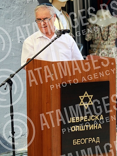 The ceremony of placing the first 10 