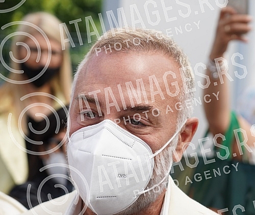 World-famous influencer and businessman of Italian origin Gianluca Vacchi and his partner Sharon Fonseca came to Belgrade today to receive the second dose of covid-19 vaccine at the Belgrade Fair.Svetski poznati influenser i biznismen italijanskog 