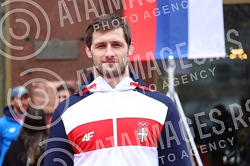 The 112th birthday of the Olympic Committee of Serbia was marked on the plateau in front of the Hotel Moskva.112. rodjendan Olimpijskog komiteta Srbije obelezen je na platou ispred hotela Moskva.