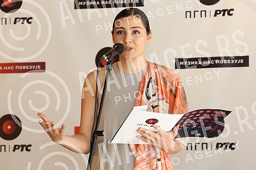 On the World Music Day, the promotion of the album 