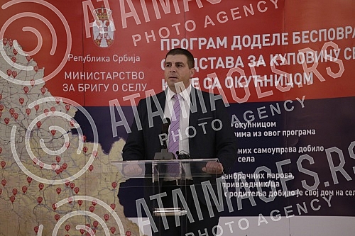 The Ministry of Village Care organized a festive gathering to present the results of the Ministry's work in 2021.
Ministarstvo za brigu o selu organizovalo je praznicno okupljanje na kome su predstavljeni rezultati rada Ministarstva u 2021. godini. The Ministry of Village Care organized a festive gathering to present the results of the Ministry's work in 2021.
Ministarstvo za brigu o selu organizovalo je praznicno okupljanje na kome su predstavljeni rezultati rada Ministarstva u 2021. godini.