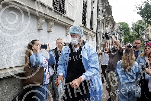 Bogdana Razanatovic left the maternity hospital with her son Zeljko accompanied by her husband Veljko Raznatovic and mother-in-law Svetlana Raznatovic - Cece.Bogdana  Razanatovic je sa sinom Zeljkom iz porodilista izasla u pratnji supruga Veljka Ra