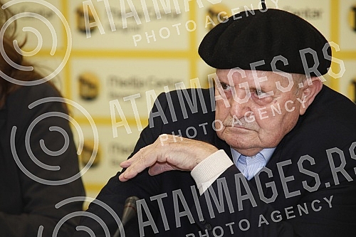 A press conference of Albanian and Serbian families missing in the run-up to International Human Rights Day was held at the media center.Konferencija za novinare albanskih i srpskih porodica nestalih u susret Medjunarodnom danu ljudskih prava odrza