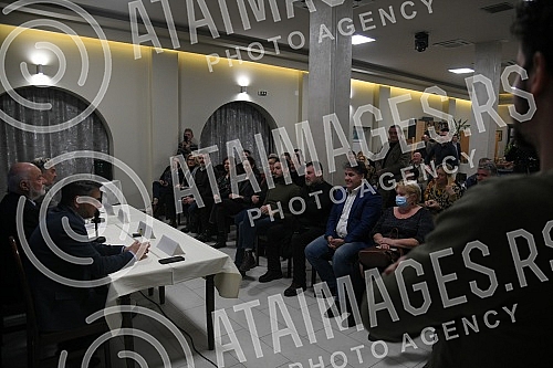 The candidate for mayor of Belgrade, Vladeta Jankovic, continued his tour of the capital and presented the program of the newspaper The candidate for mayor of Belgrade, Vladeta Jankovic, continued his tour of the capital and presented the program of the newspaper
