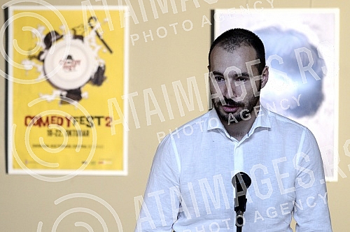 Awarding a Film Comedy Award, within the 2nd Comedy Fest. This year's laureate is actress Jelisaveta Seka Sablic.Dodela nagrade za doprinos filmskoj komediji, u okviru 2. Comedy festa. Ovogodisnji laureat je glumica Jelisaveta Seka Sablic.