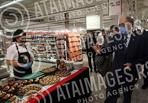 Promotional event of the VI Week of Italian Cuisine in the World (November 22 - 28) with special prices and promotion of Italian products in the Mercator hypermarket.
Promotivni dogadja VI Nedelje italijanske kuhinje u svetu (22 - 28. novembar) sa s Promotional event of the VI Week of Italian Cuisine in the World (November 22 - 28) with special prices and promotion of Italian products in the Mercator hypermarket.
Promotivni dogadja VI Nedelje italijanske kuhinje u svetu (22 - 28. novembar) sa s