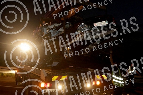 On the bypass around Belgrade, 3 km from the Surcin loop towards the Milos Veliki highway near the Obrenovac exit, a serious traffic accident occurred in which a truck and a car with Swiss license plates were involved, one person was killed and two w