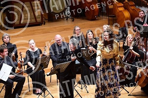The chamber opera concert of Britney's Illumination was held in the Belgrade Philharmonic.Kamerni operski koncert Britnove Iluminacije odrzan je u Beogradskoj filharmoniji.